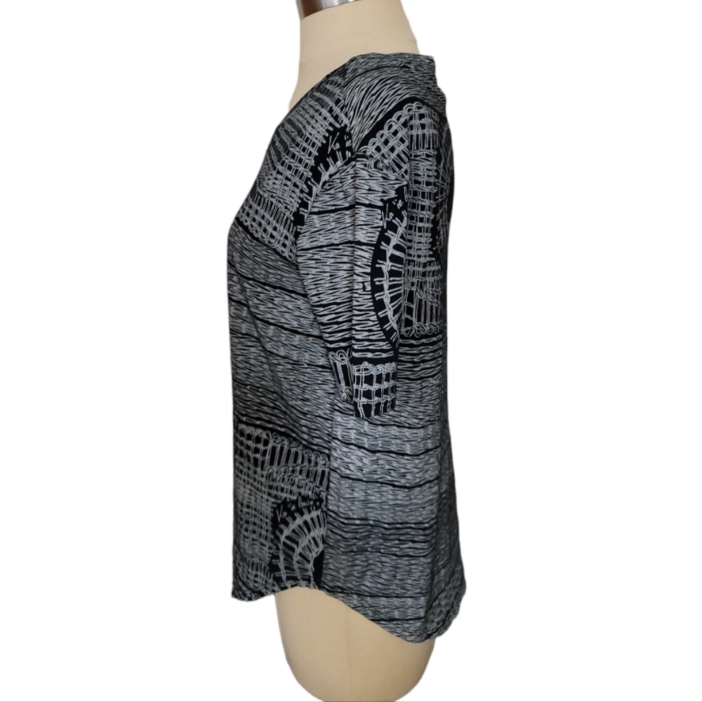 Kealopiko Women's Tee - Picture 2 of 5